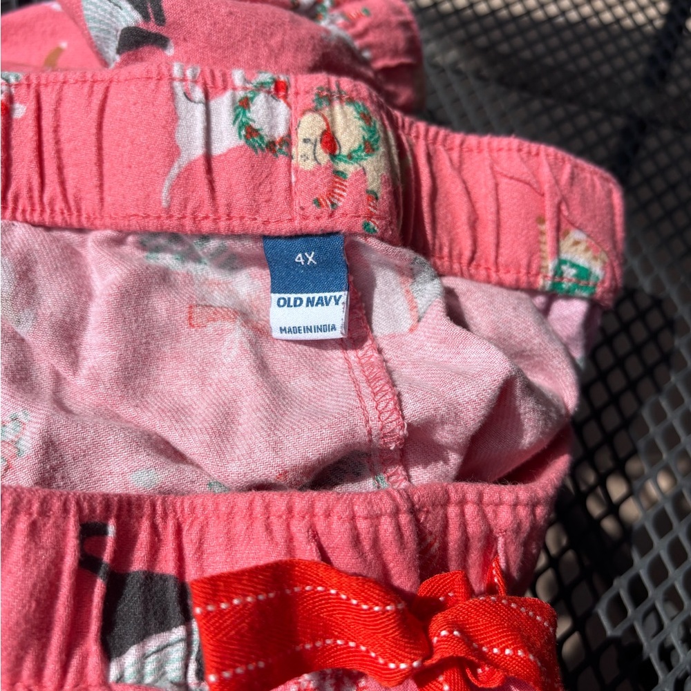 Old Navy Plus Women’s Pajama Bottoms in Festive Dog print Pink - Picture 3 of 4